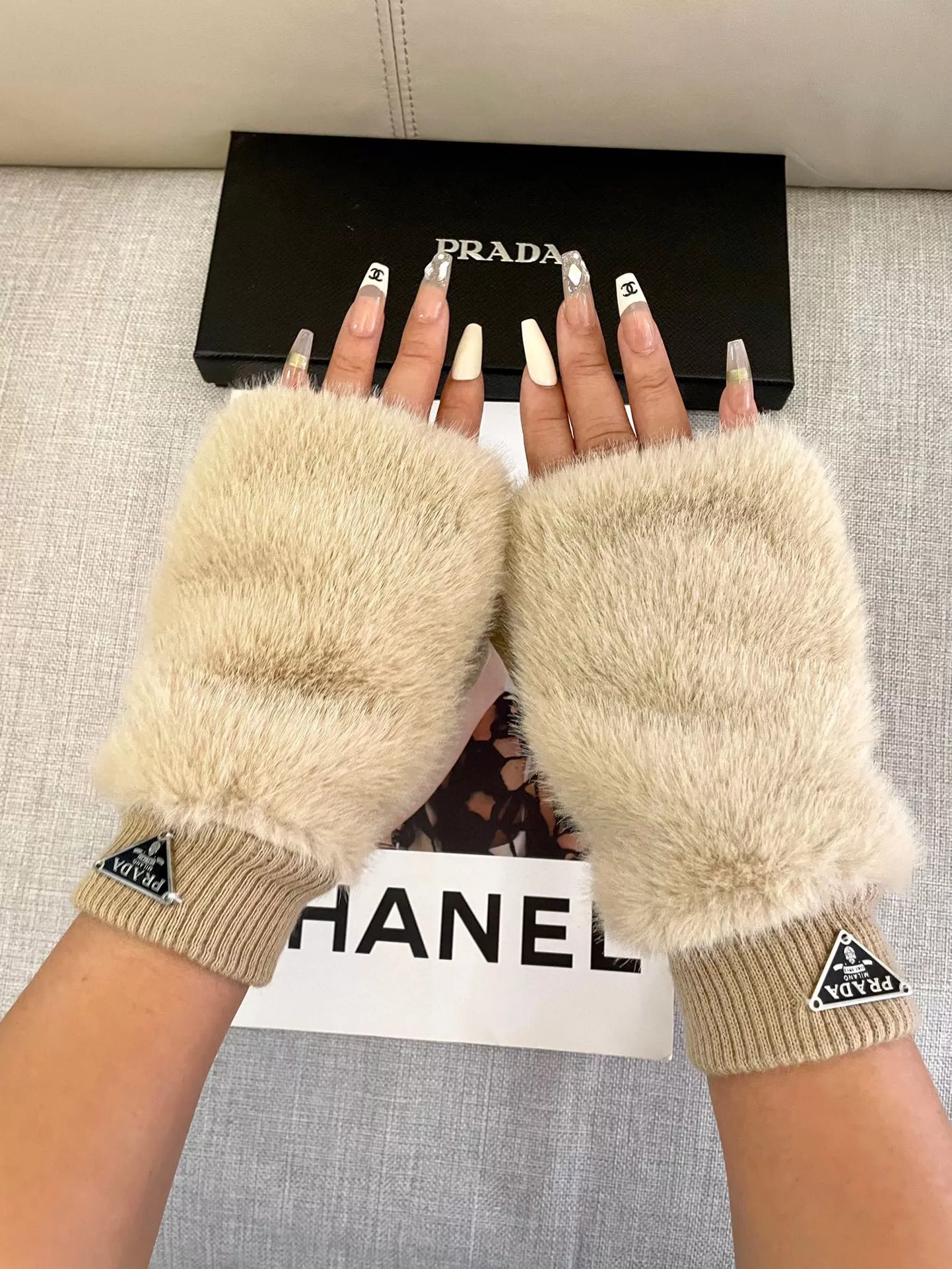 Prada Gloves For Women Fashionable 8452