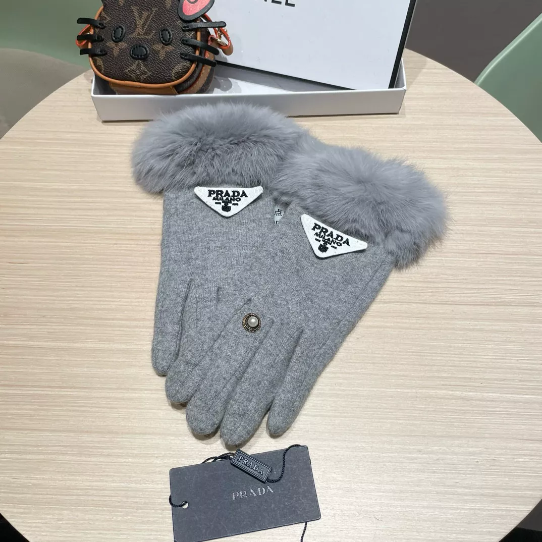Prada Gloves For Women Modern 2143