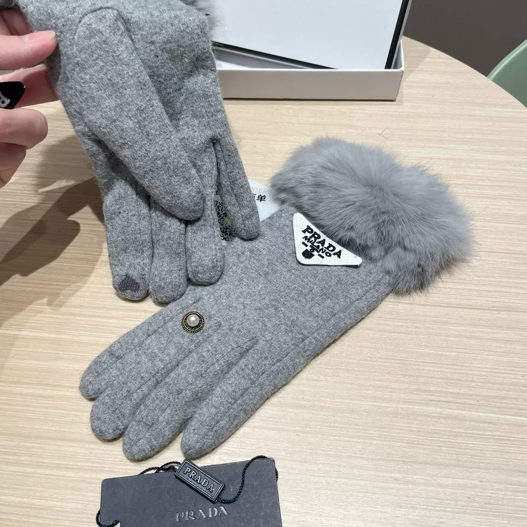 Prada Gloves For Women Modern 2143