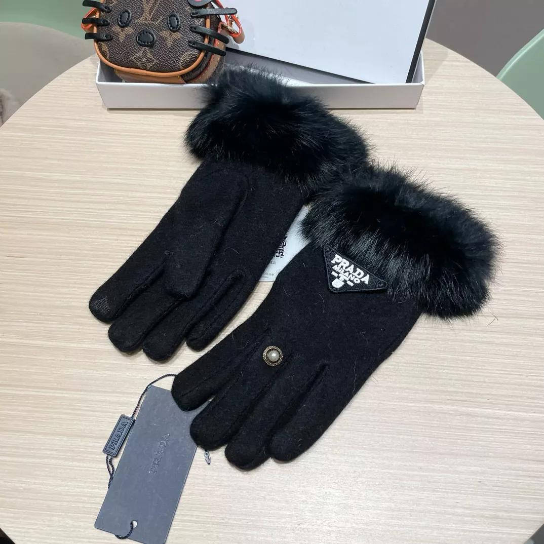 Prada Gloves For Women ModernLook 9865