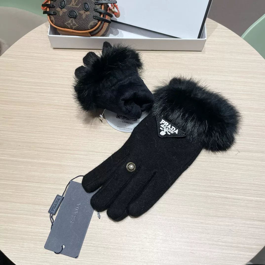 Prada Gloves For Women ModernLook 9865