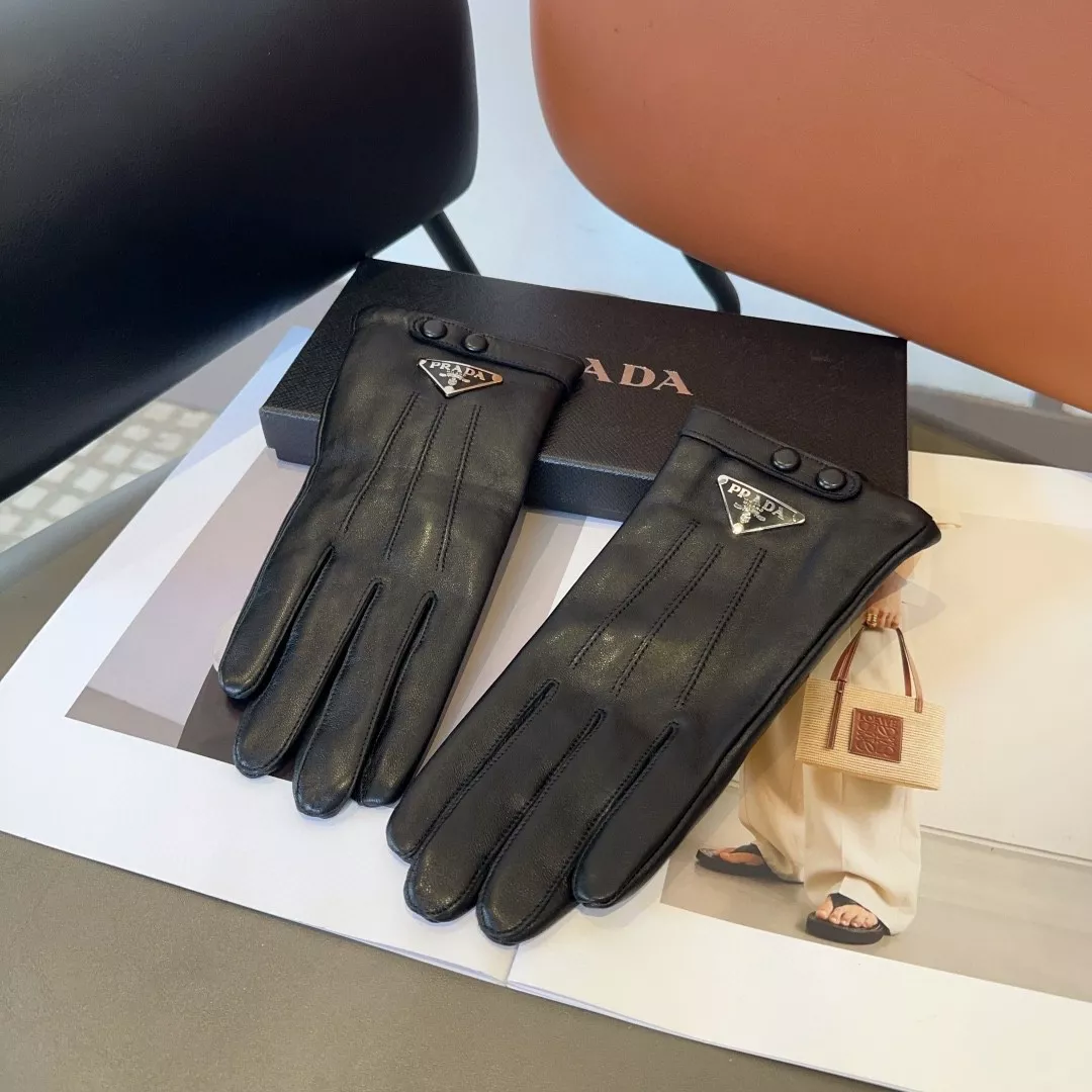 Prada Gloves For Women Soft 7118
