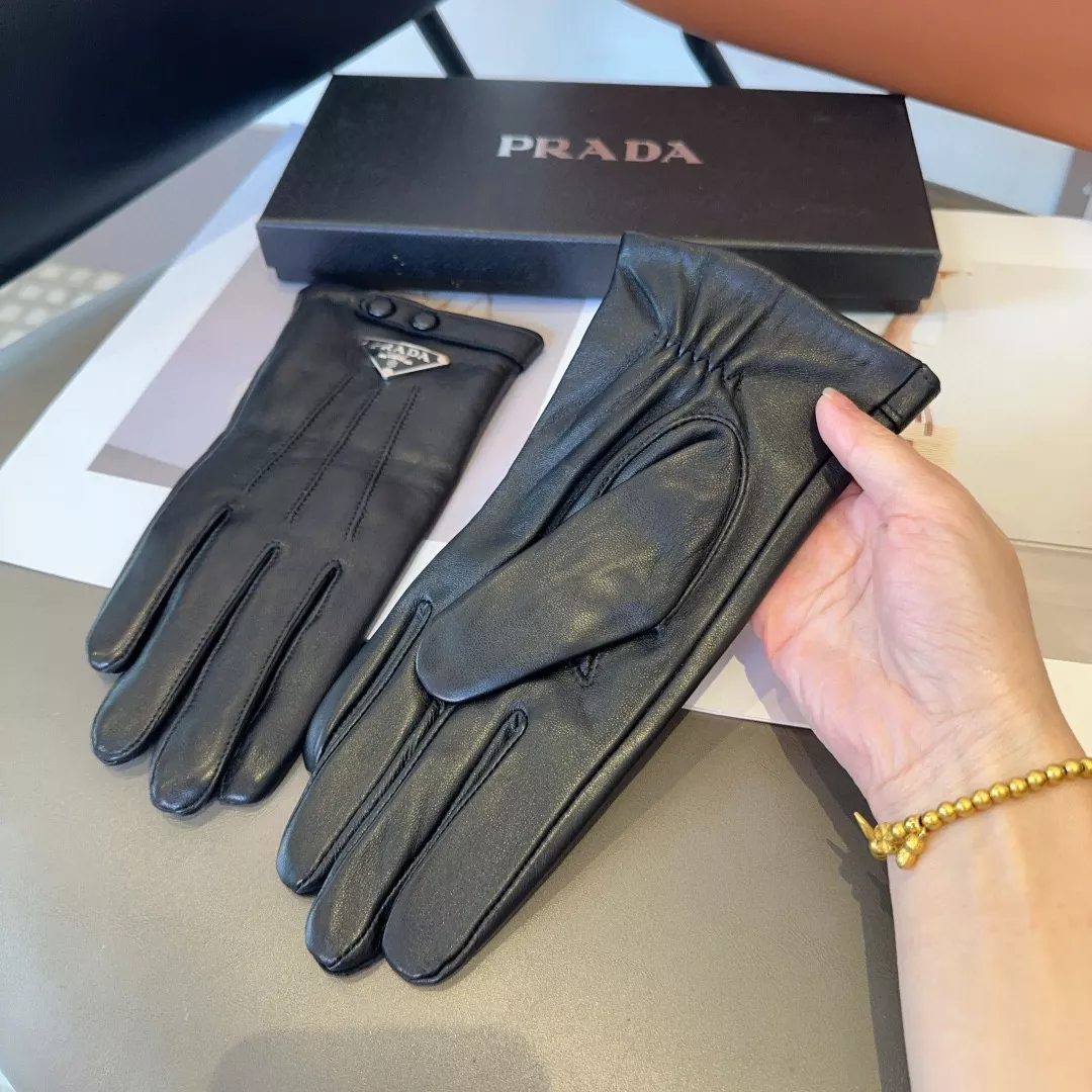 Prada Gloves For Women Soft 7118