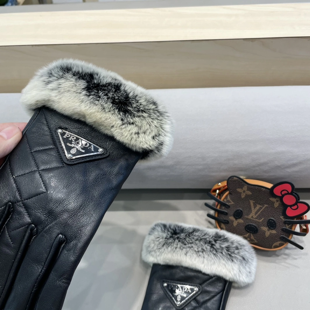 Prada Gloves For Women Stylish 1558