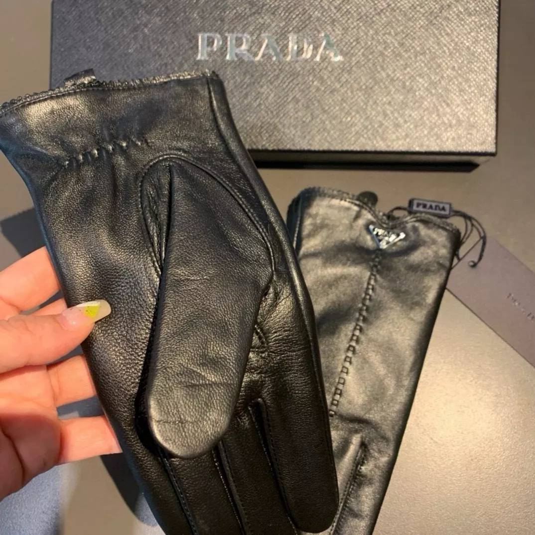 Prada Gloves For Women Stylish 4716