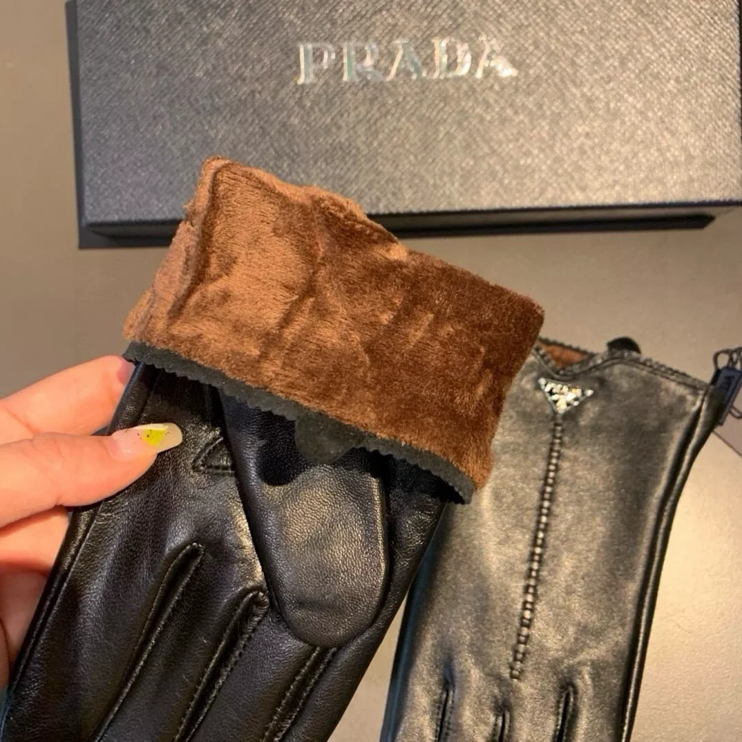 Prada Gloves For Women Stylish 4716