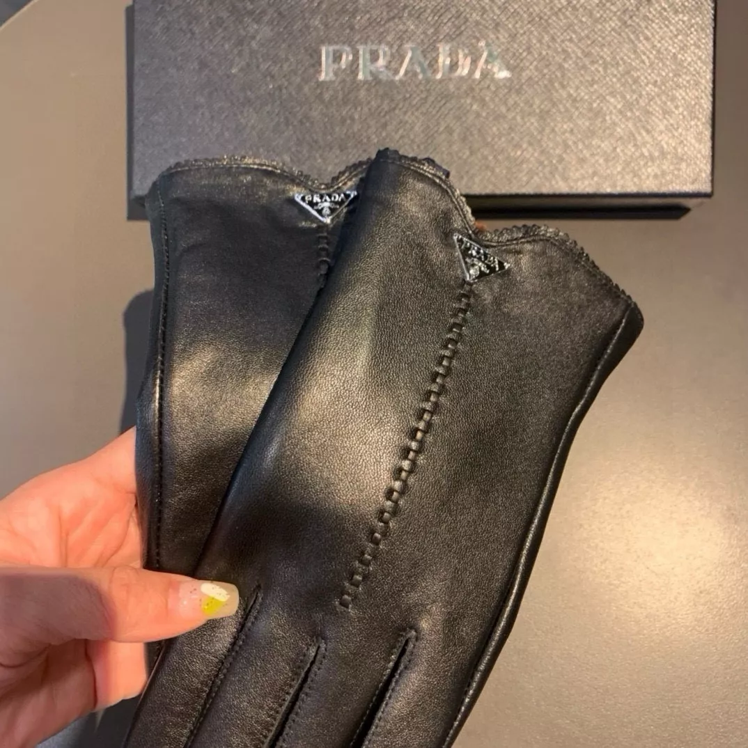 Prada Gloves For Women Stylish 4716