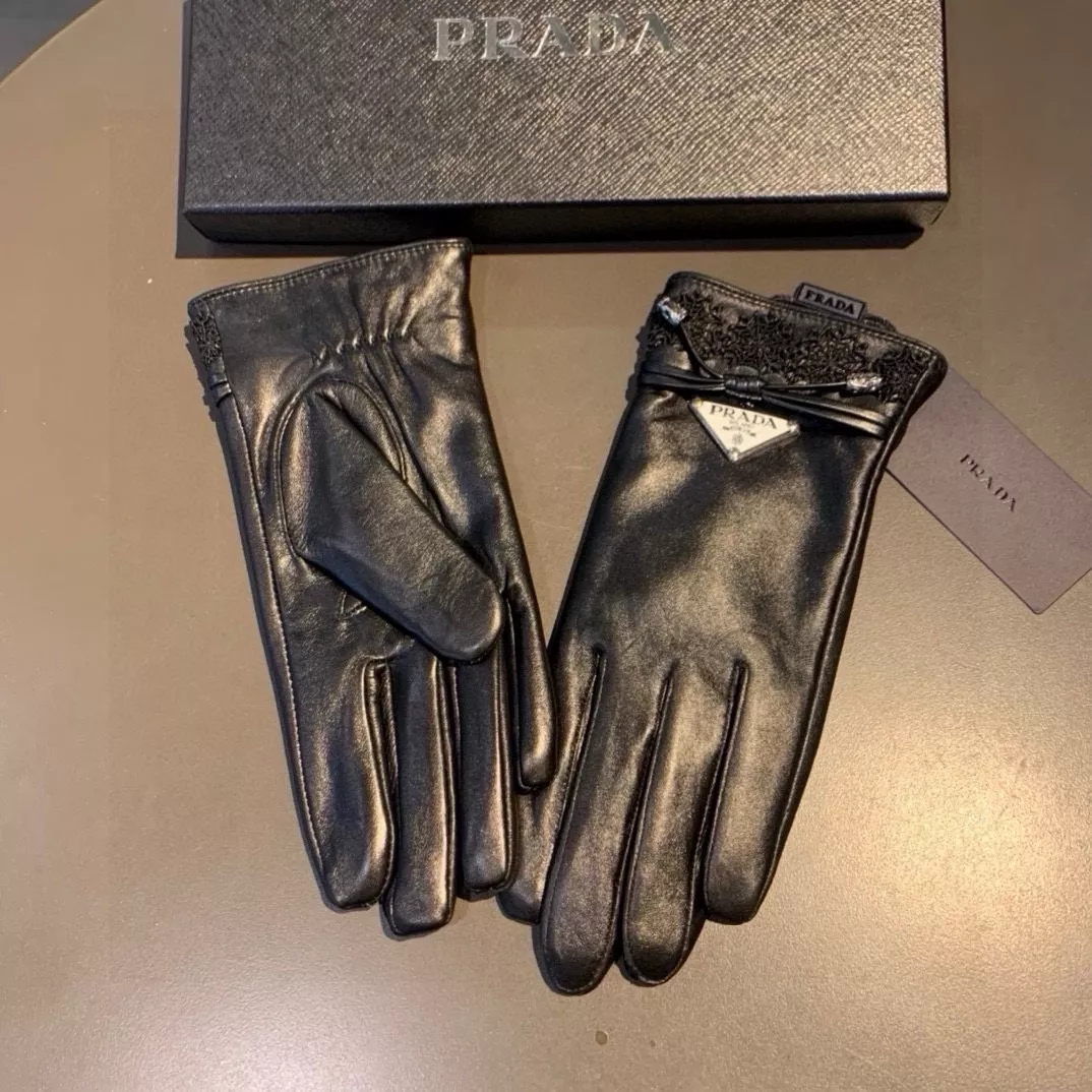 Prada Gloves For Women Timeless 3081