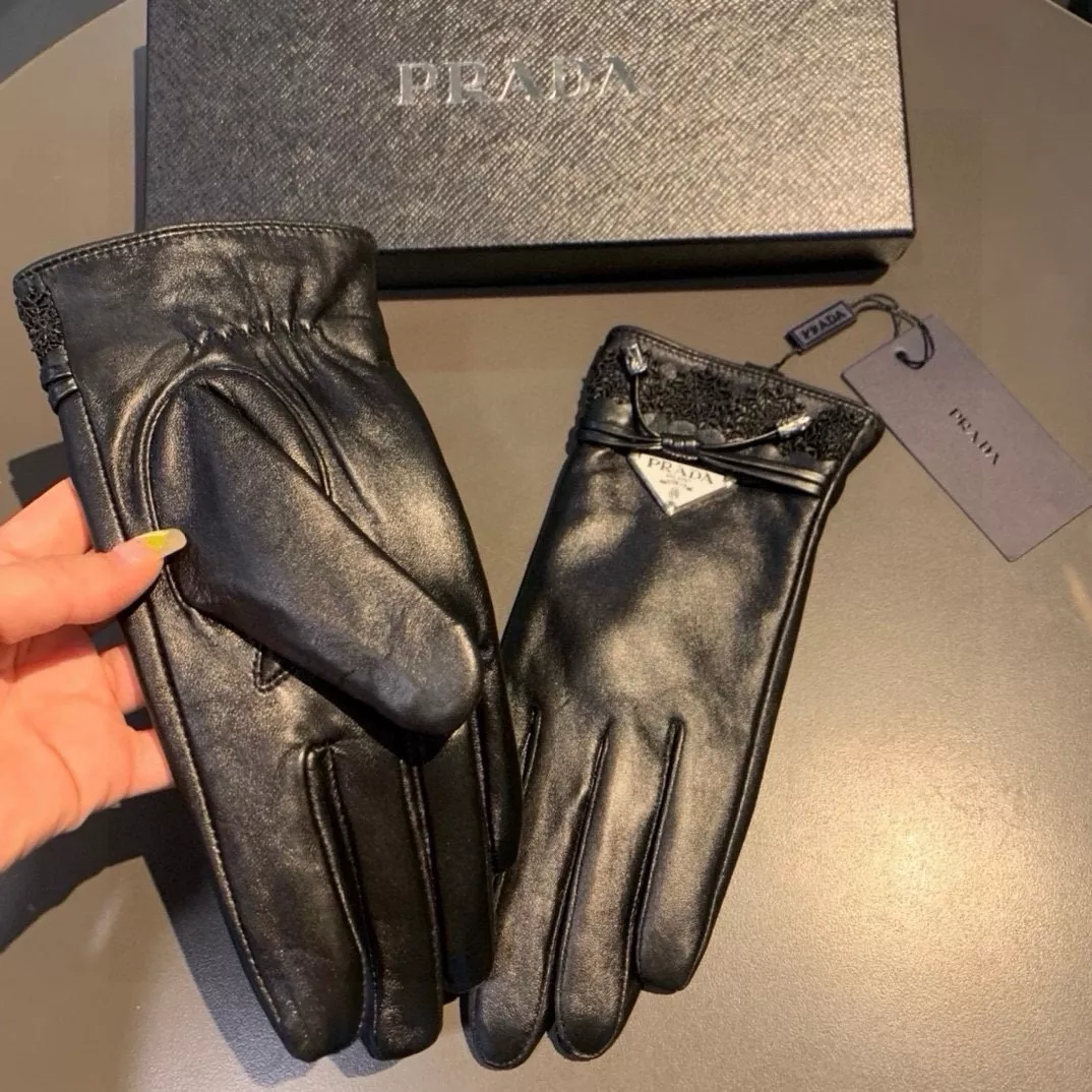 Prada Gloves For Women Timeless 3081