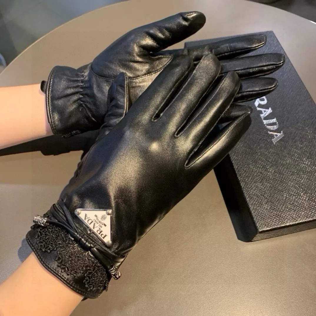 Prada Gloves For Women Timeless 3081
