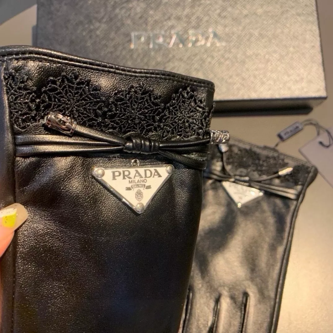 Prada Gloves For Women Timeless 3081