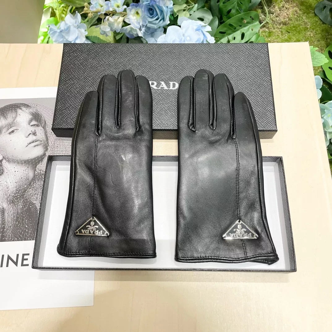 Prada Gloves For Women Vibrant 8593