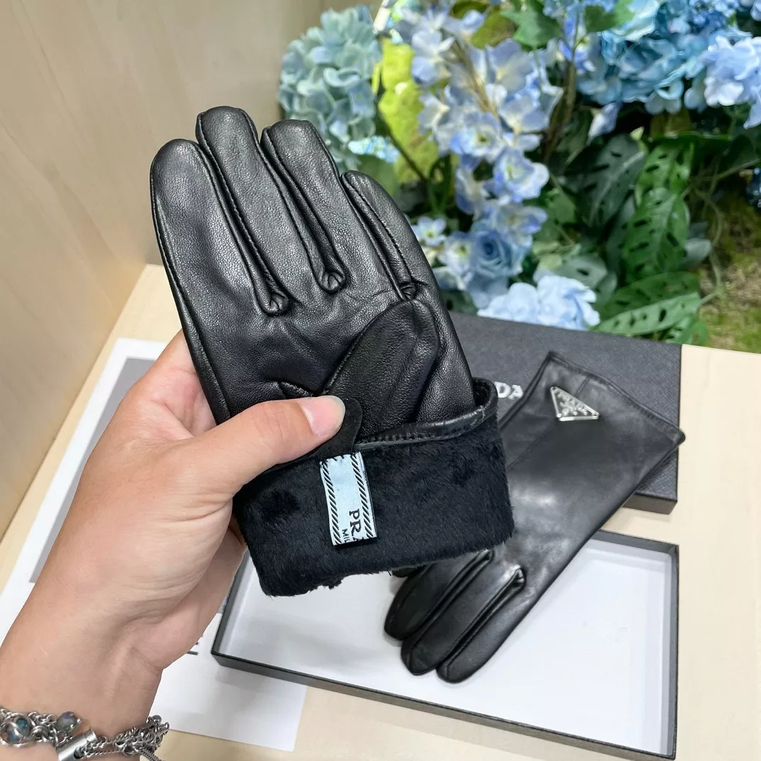 Prada Gloves For Women Vibrant 8593