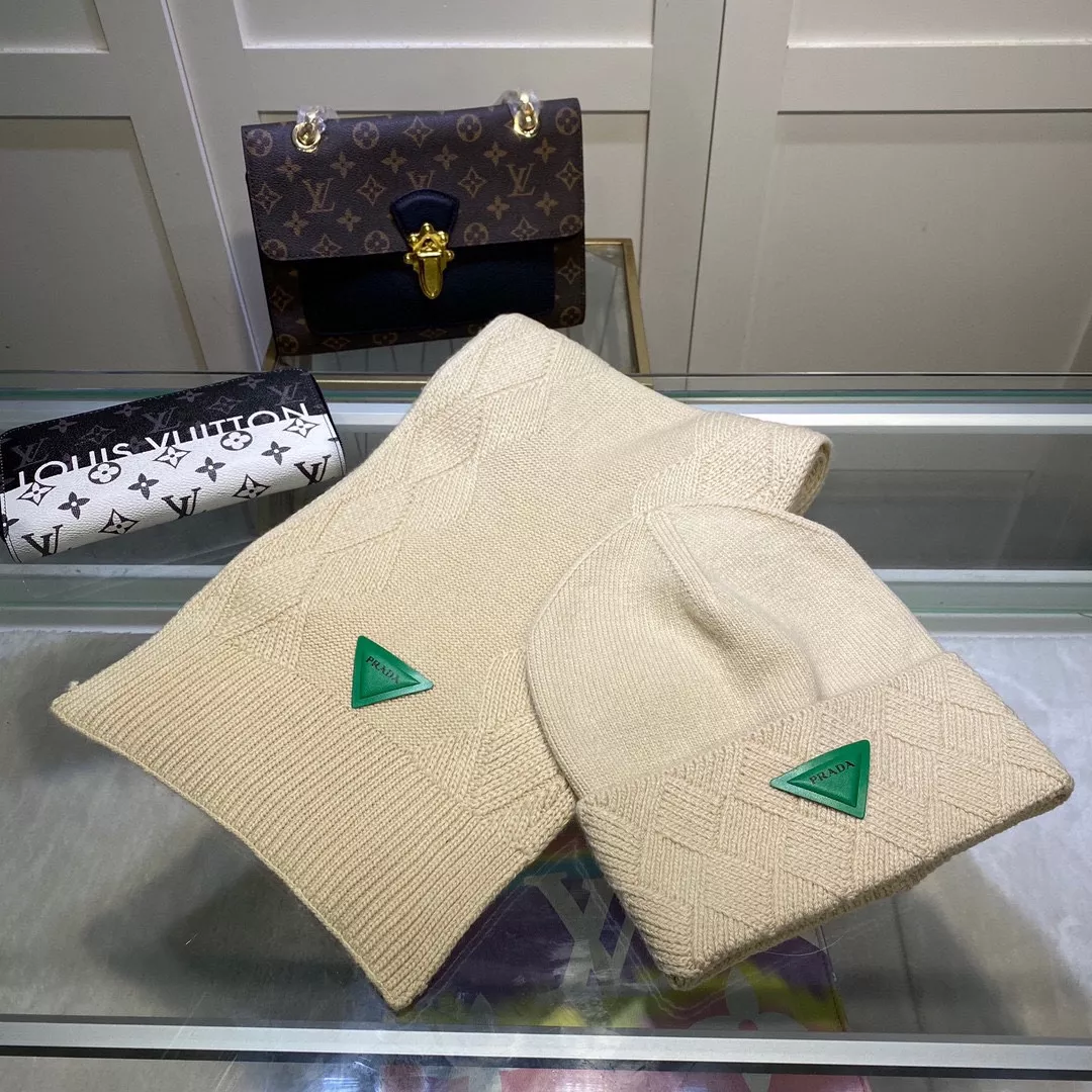 Prada Hat and Scarf Set Flexible 4727
