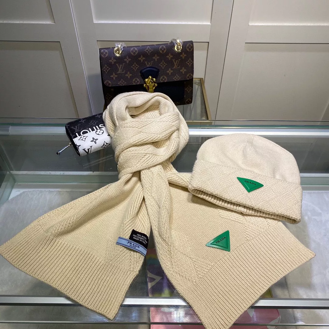 Prada Hat and Scarf Set Flexible 4727