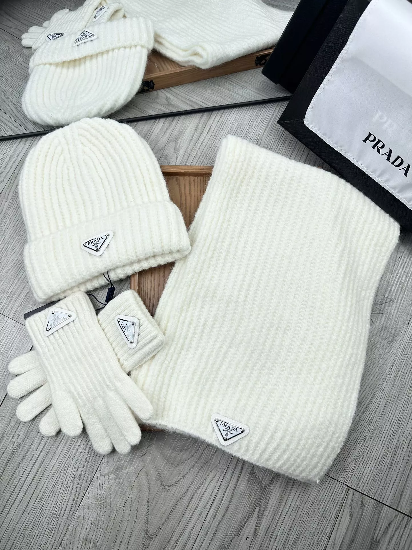 Prada Hat and Scarf and Glove Set Durable 2787