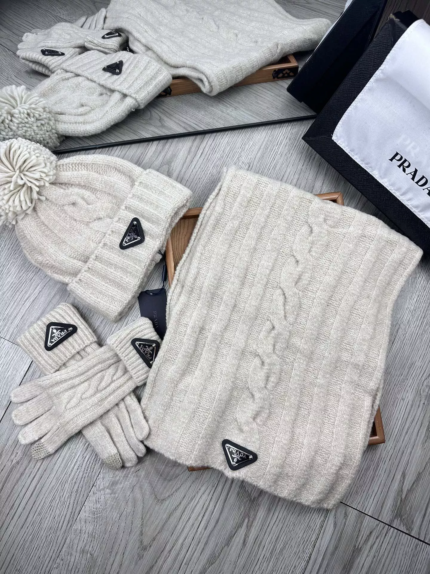 Prada Hat and Scarf and Glove Set NewStyle 7617