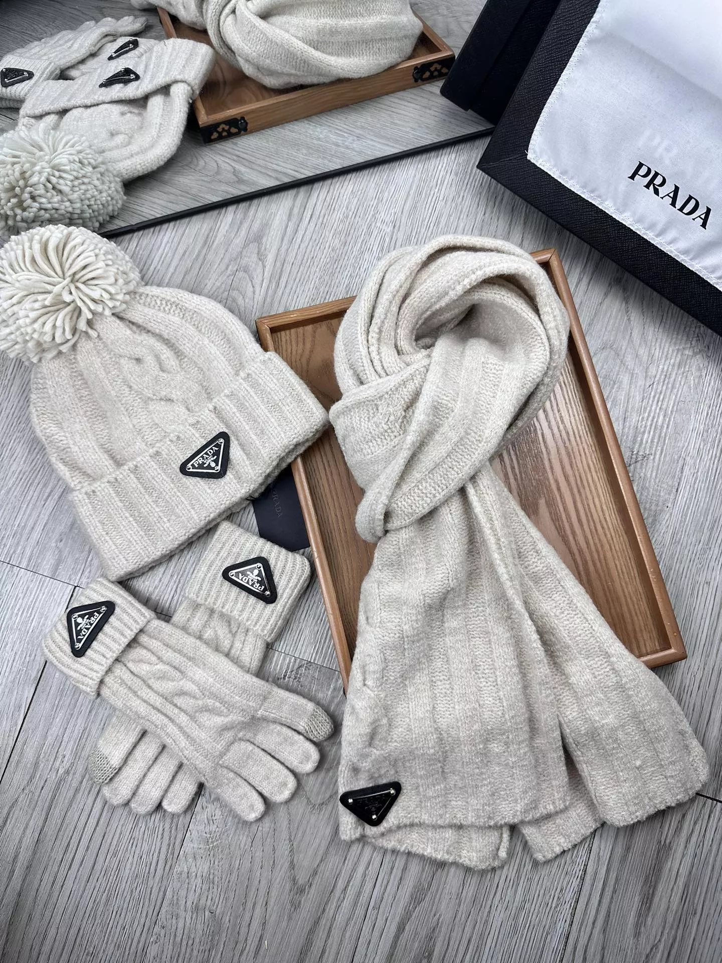 Prada Hat and Scarf and Glove Set NewStyle 7617