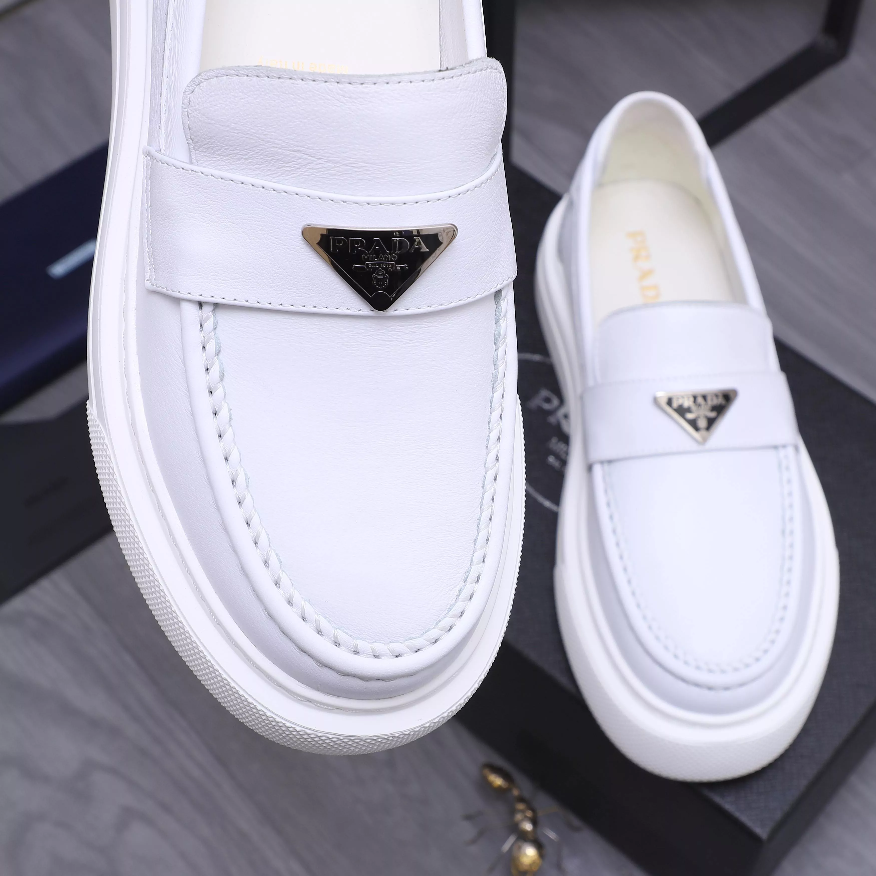 Prada Leather Shoes For Men Bold 8481