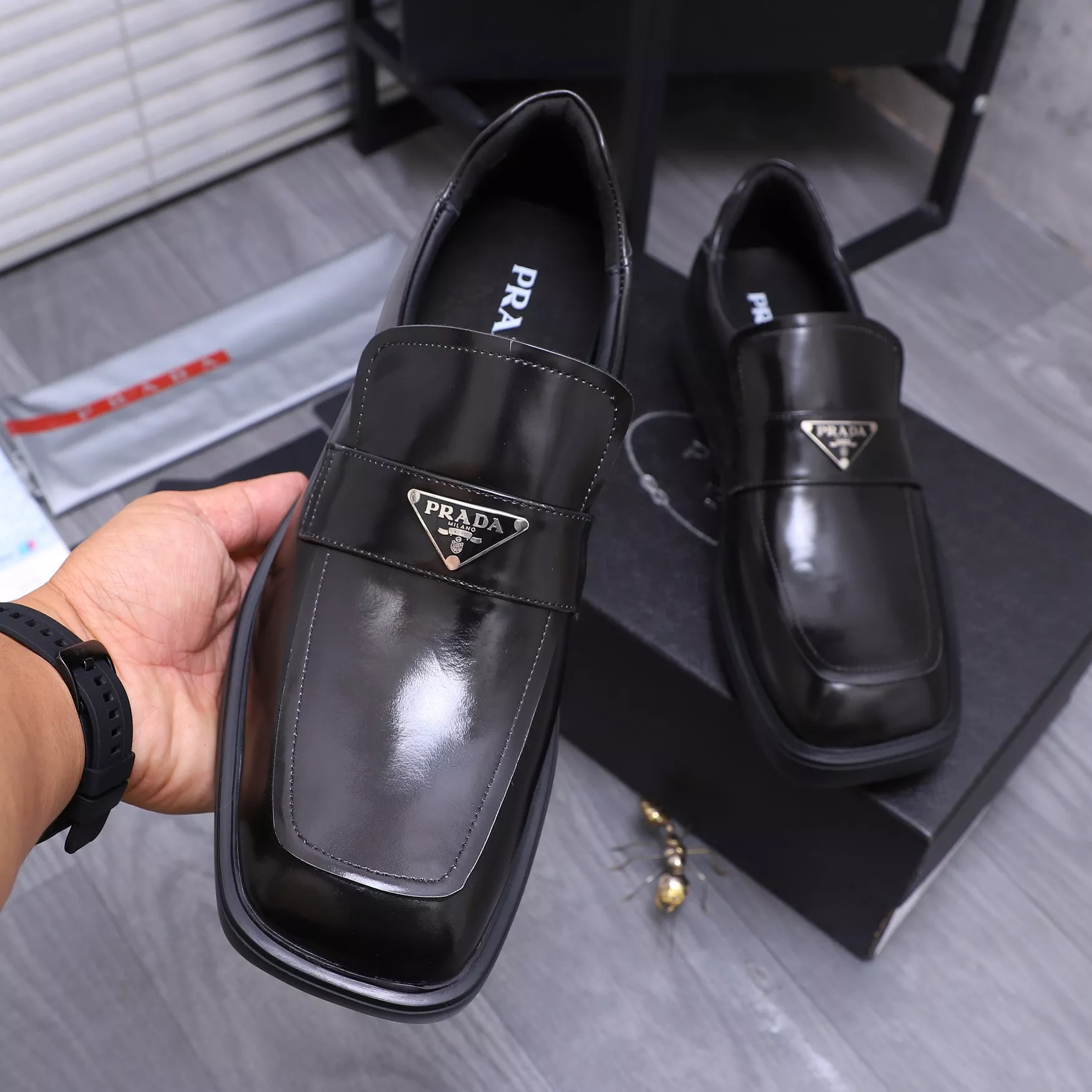 Prada Leather Shoes For Men Bold 9055