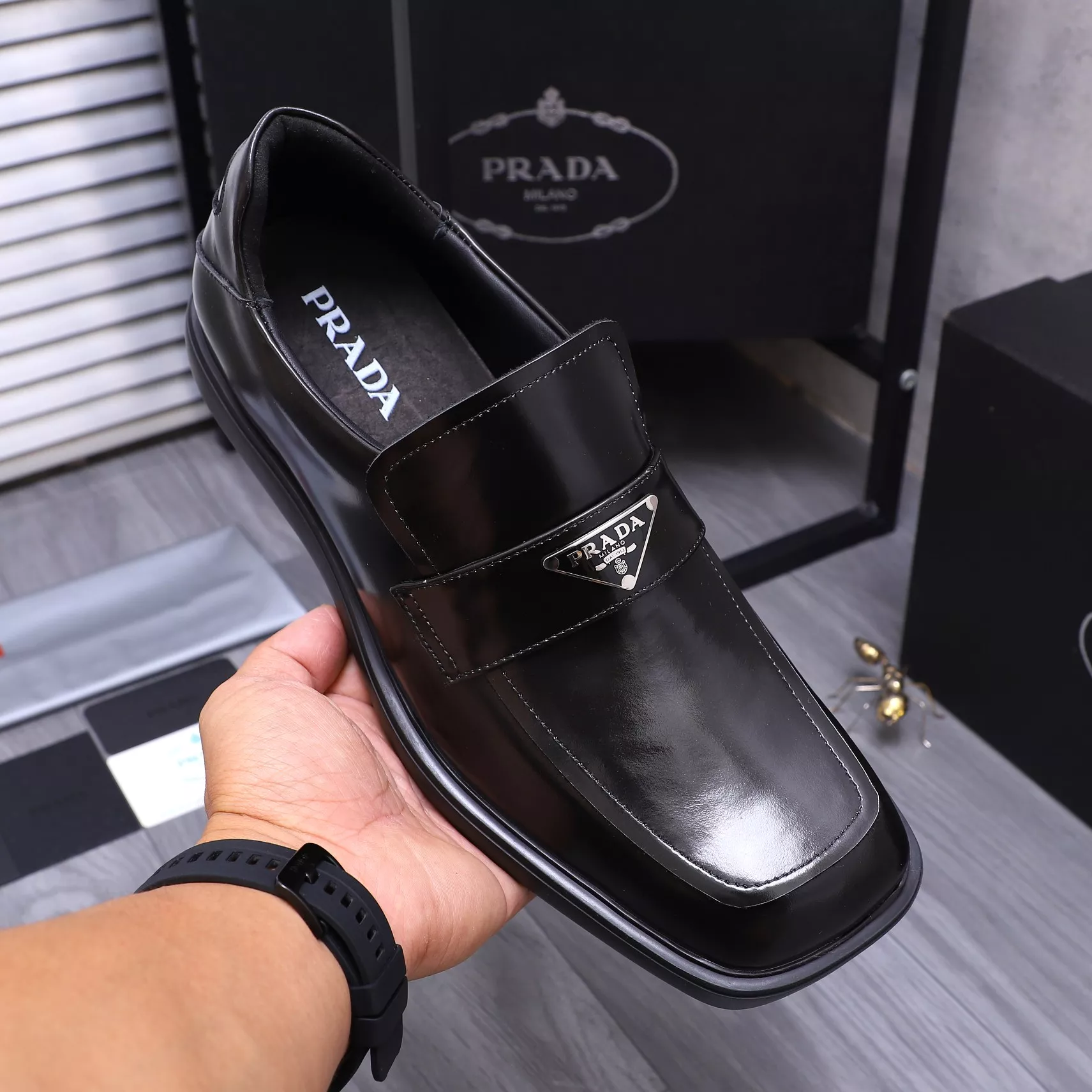 Prada Leather Shoes For Men Bold 9055