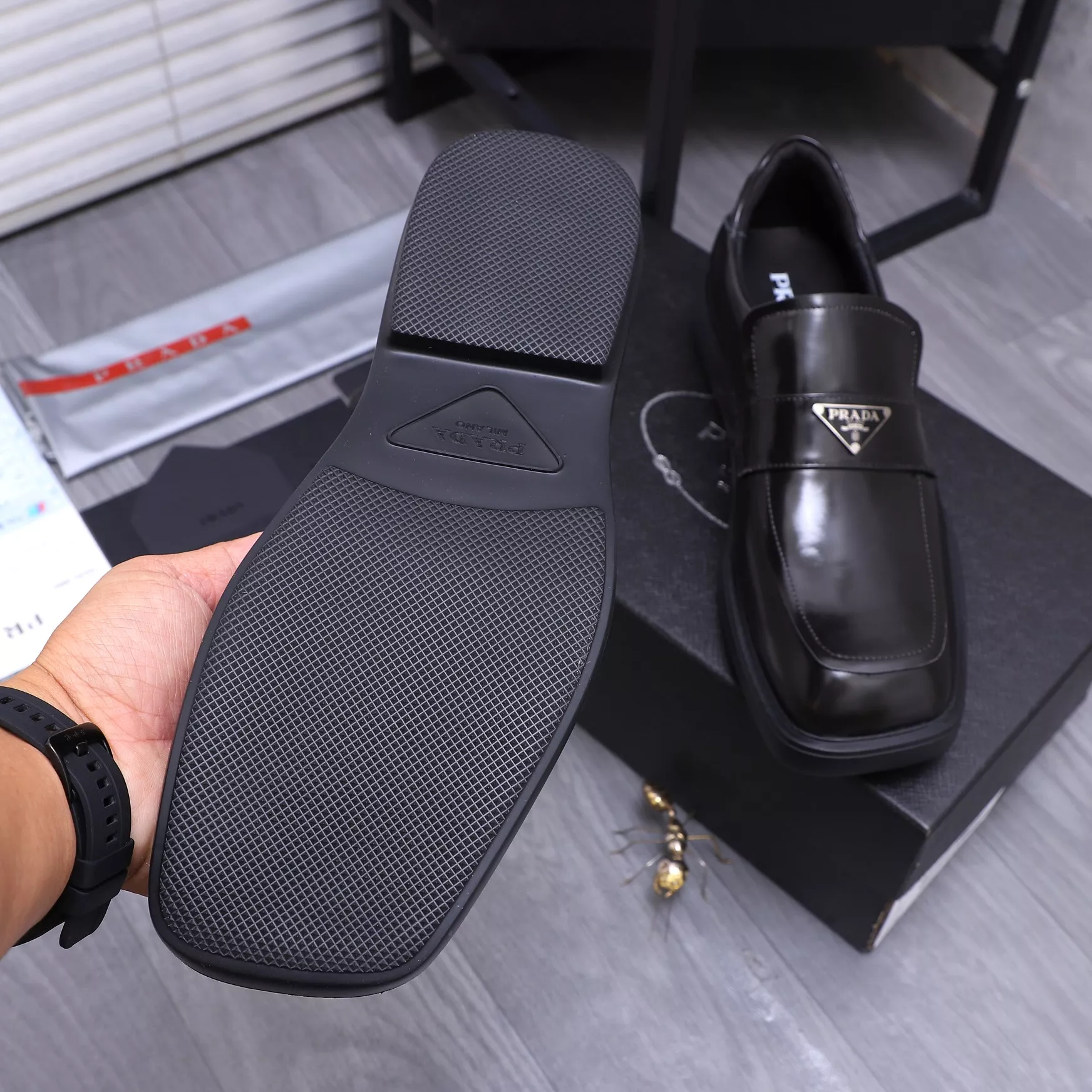 Prada Leather Shoes For Men Bold 9055
