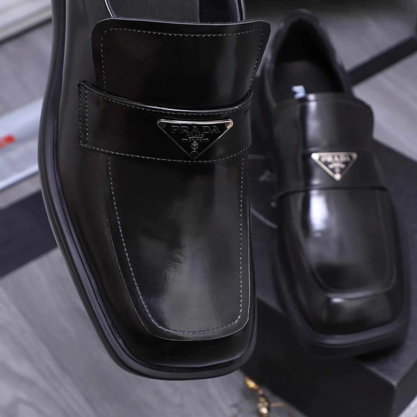 Prada Leather Shoes For Men Bold 9055