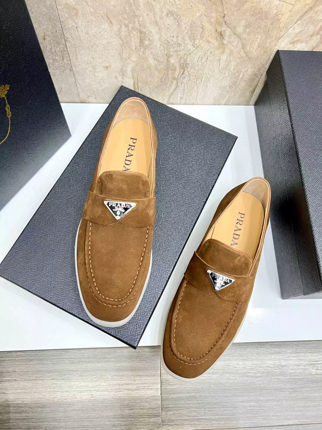 Prada Leather Shoes For Men Cozy 4304