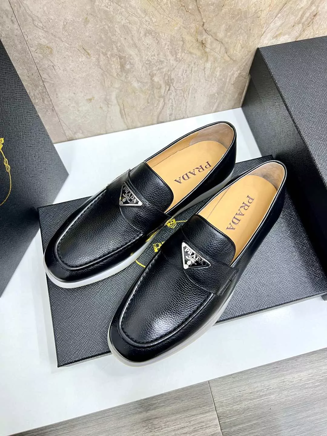 Prada Leather Shoes For Men Cozy 6126