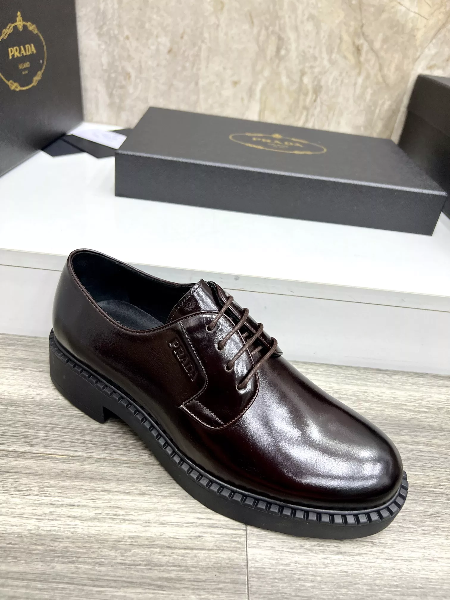 Prada Leather Shoes For Men Durable 8608