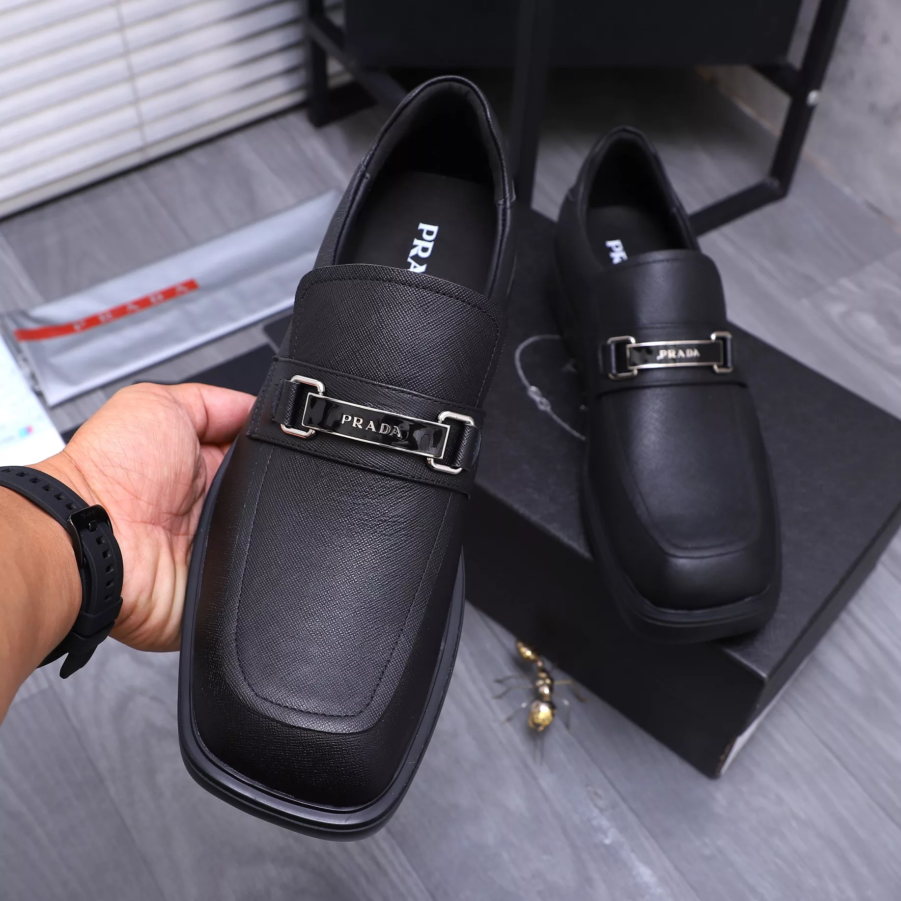 Prada Leather Shoes For Men EasyMatch 7392