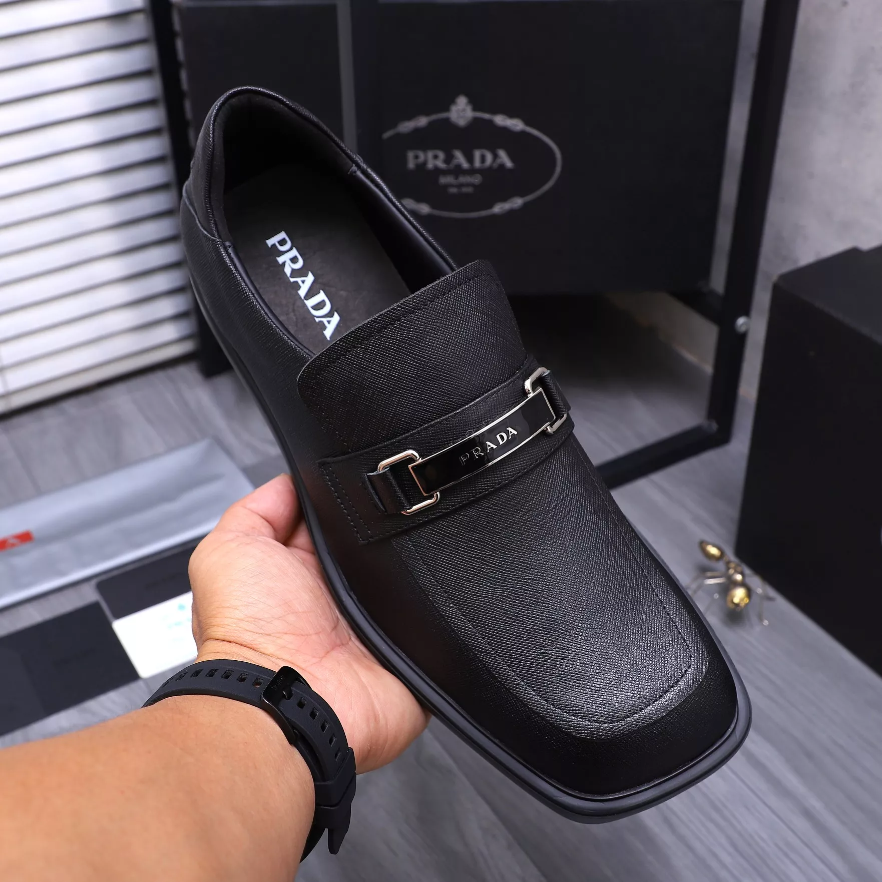 Prada Leather Shoes For Men EasyMatch 7392