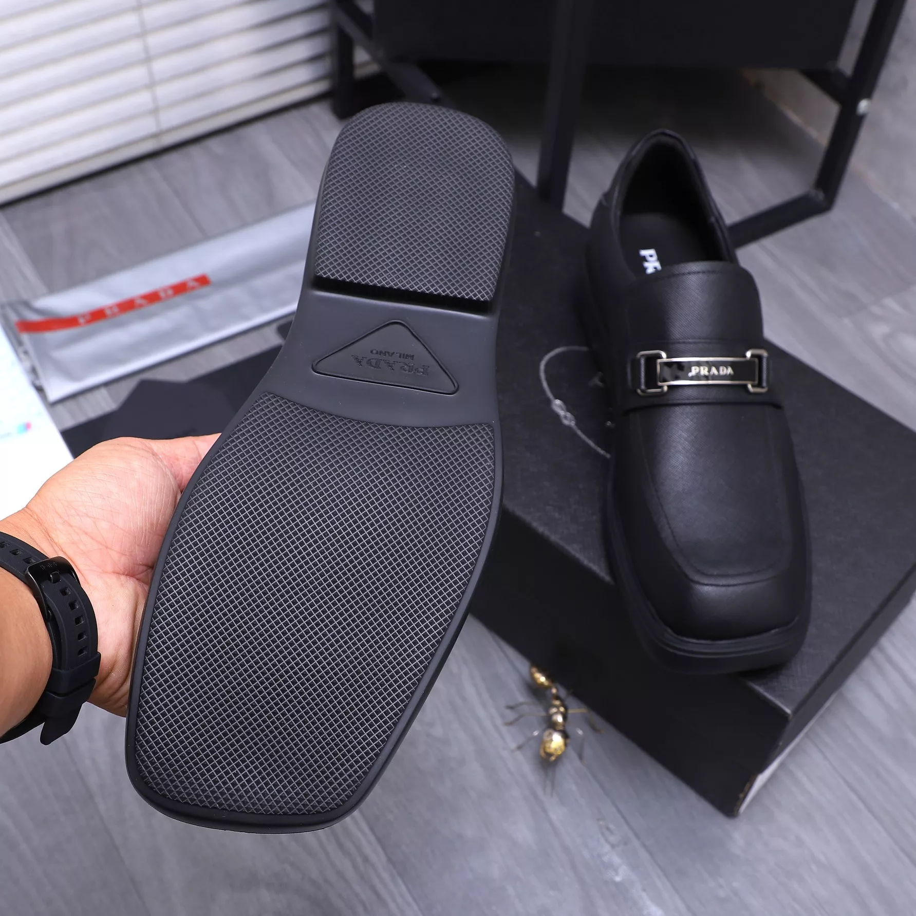 Prada Leather Shoes For Men EasyMatch 7392
