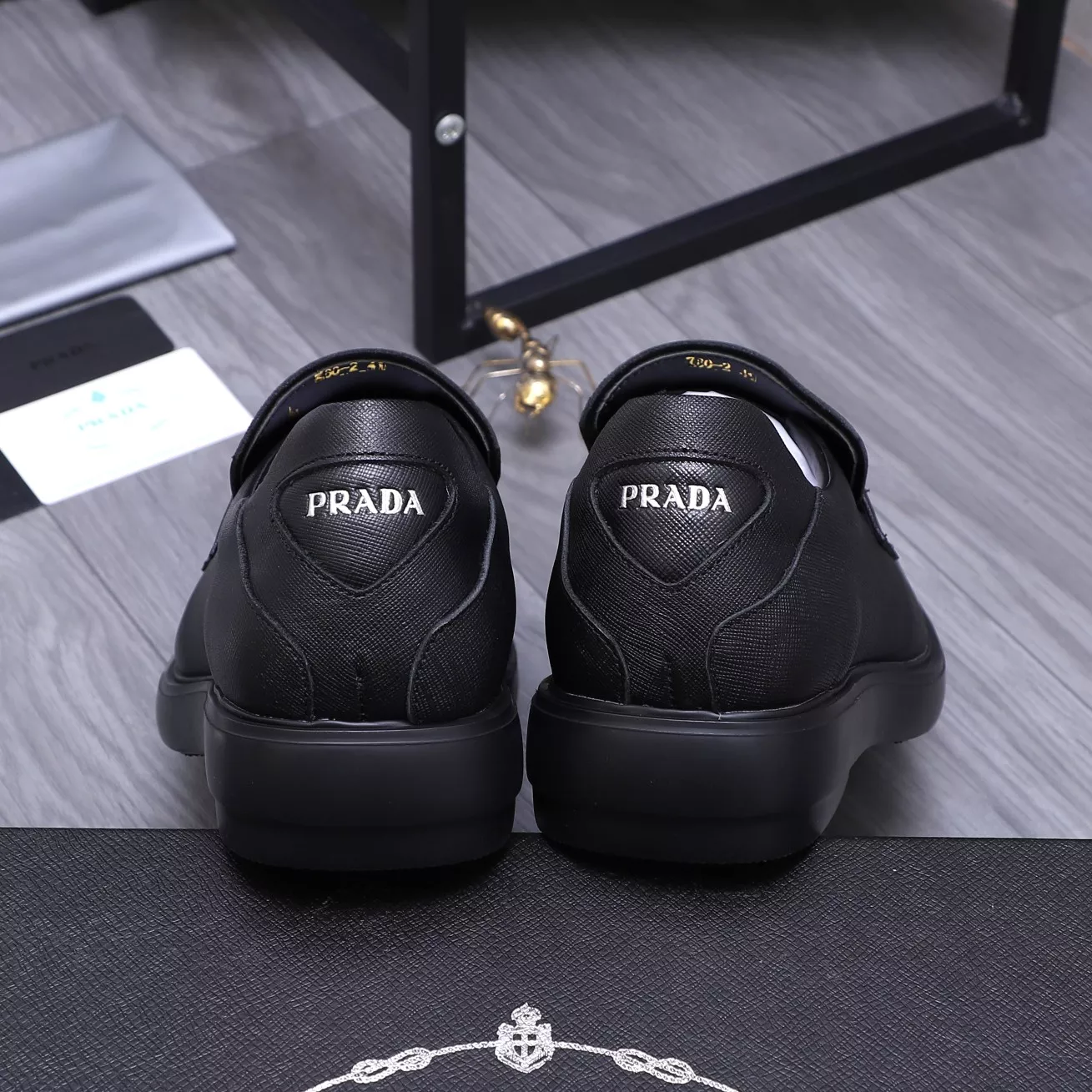 Prada Leather Shoes For Men EasyMatch 7392