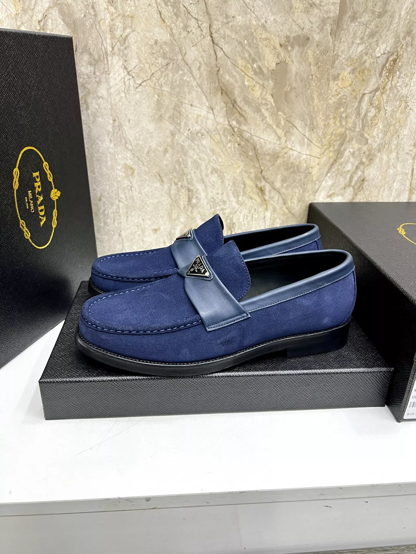 Prada Leather Shoes For Men Elegant 1015