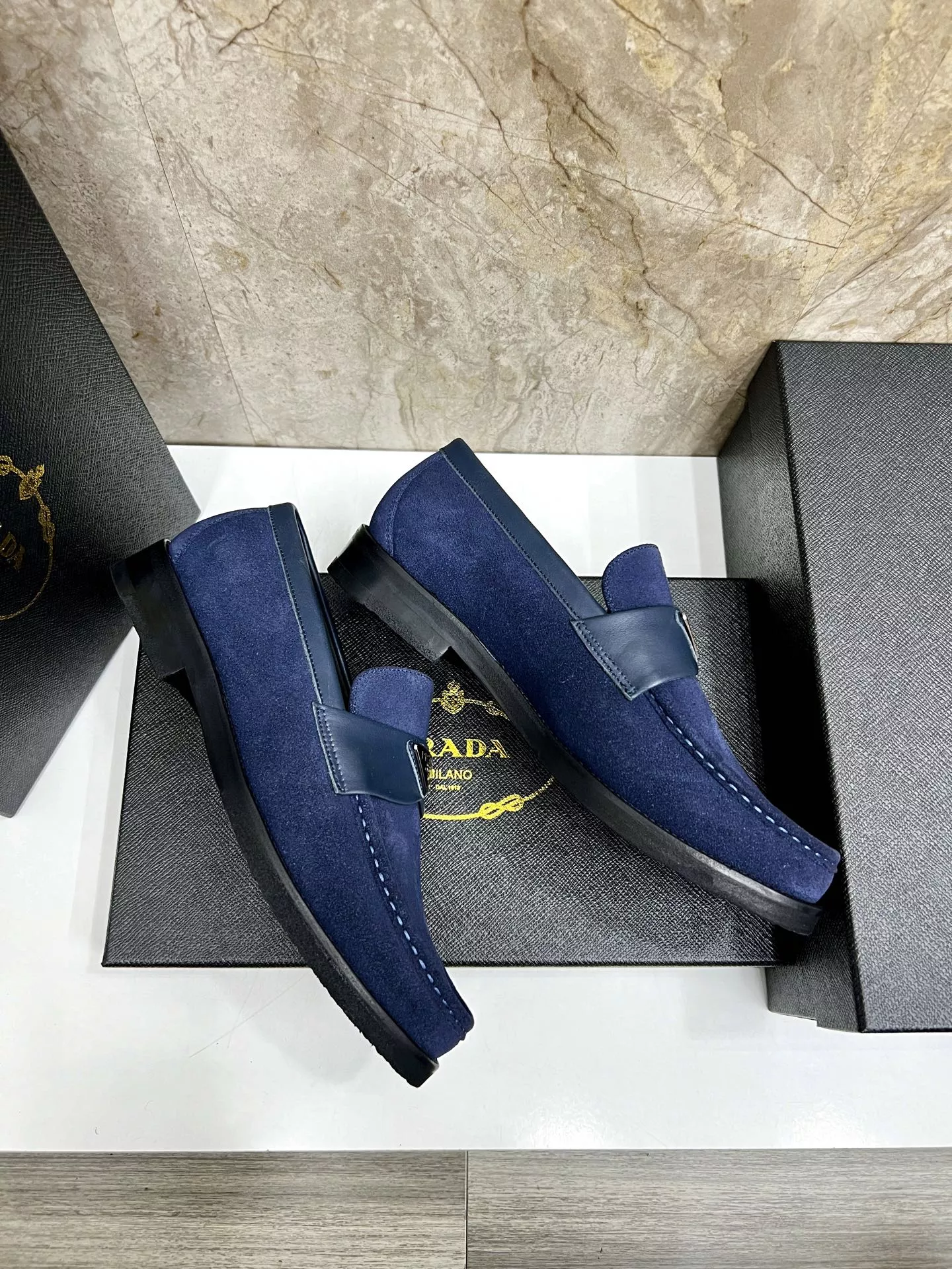 Prada Leather Shoes For Men Elegant 1015