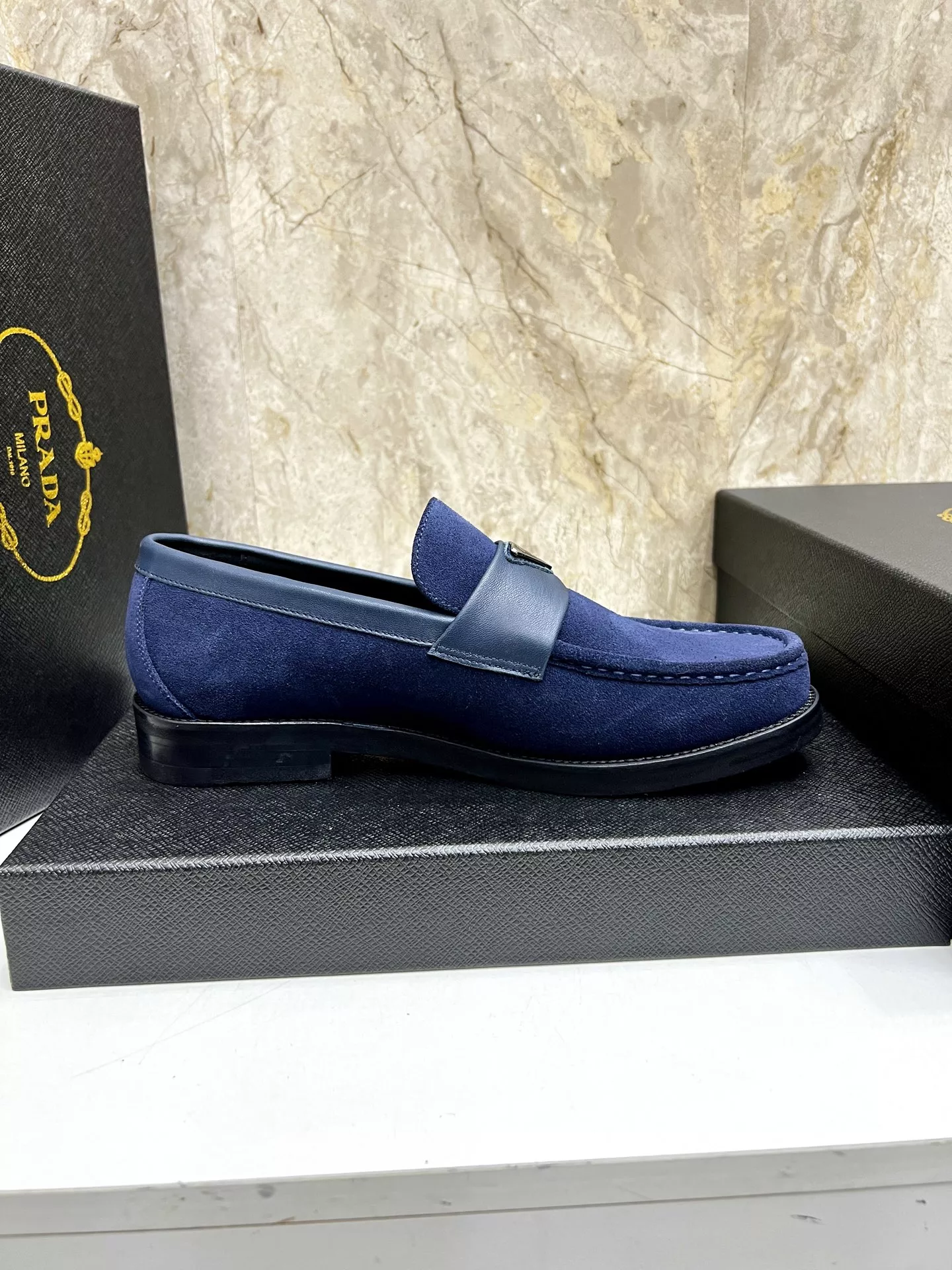Prada Leather Shoes For Men Elegant 1015