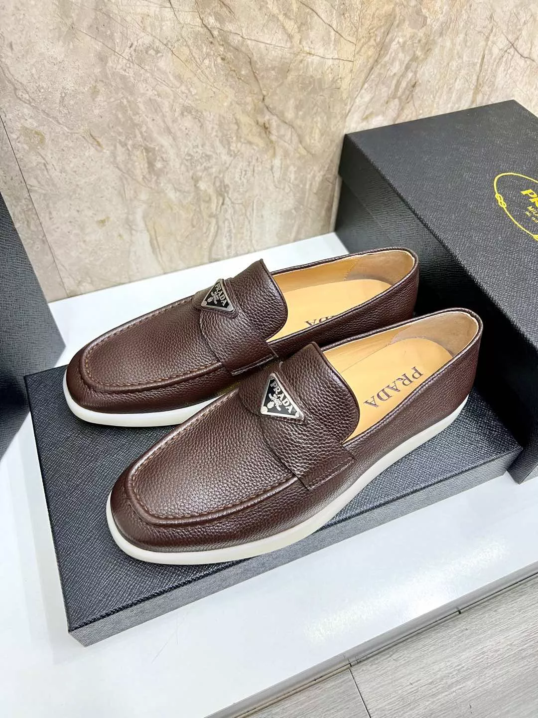 Prada Leather Shoes For Men Elegant 3291