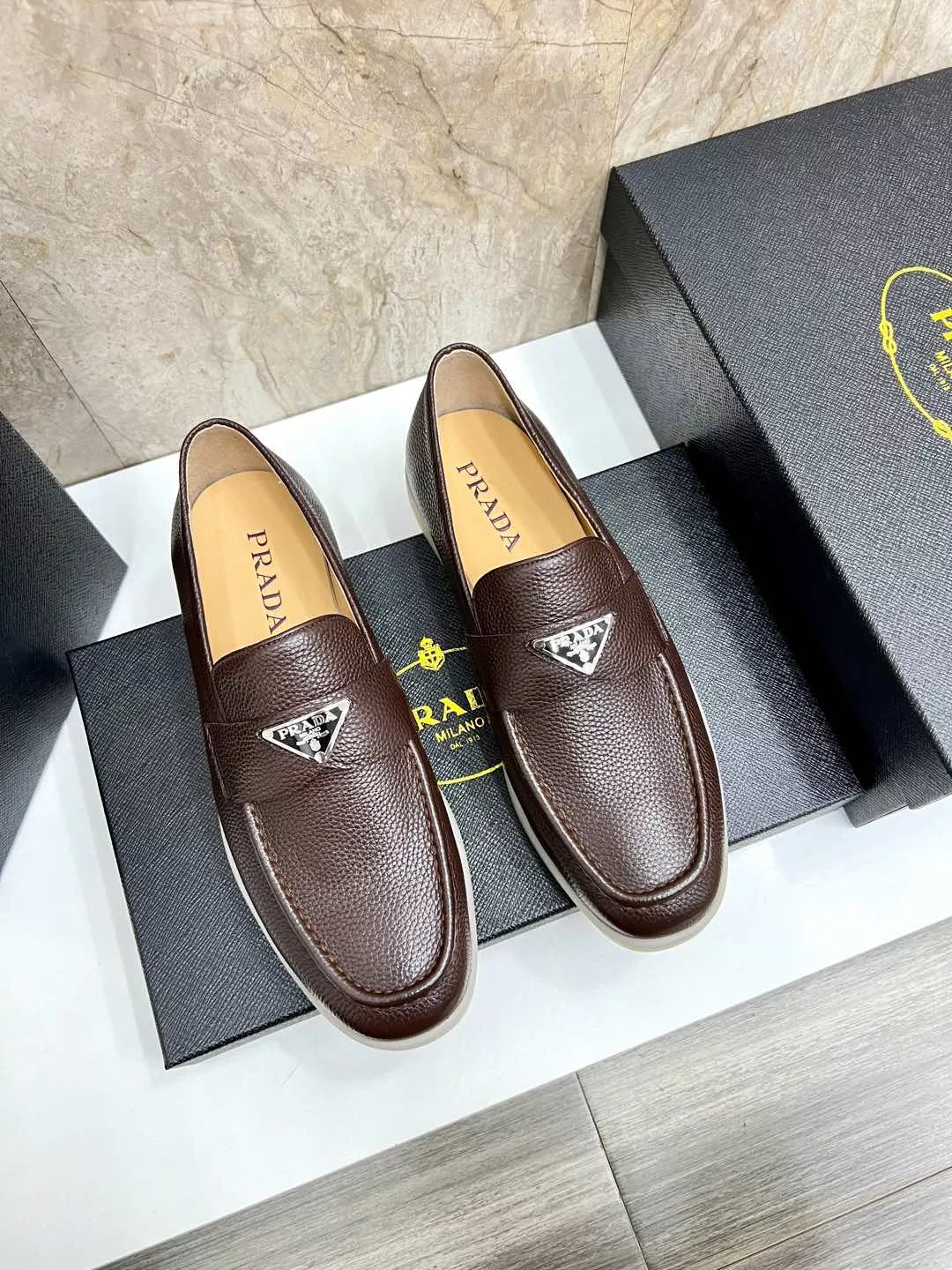 Prada Leather Shoes For Men Elegant 3291