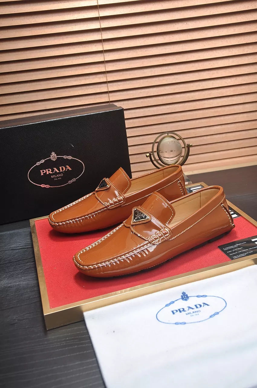 Prada Leather Shoes For Men Elegant 8482