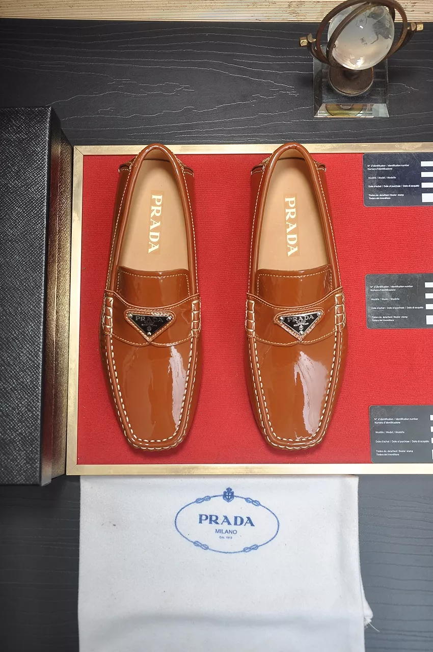 Prada Leather Shoes For Men Elegant 8482