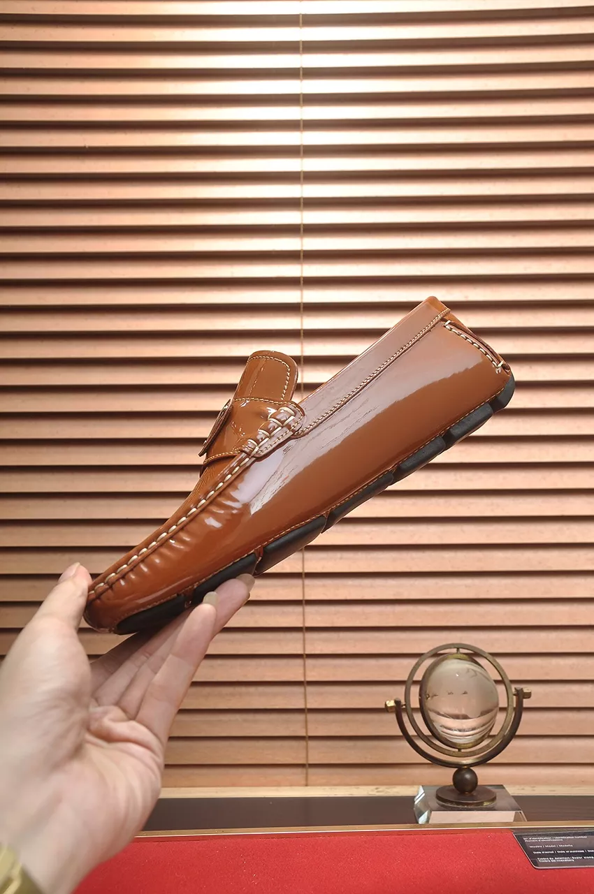 Prada Leather Shoes For Men Elegant 8482