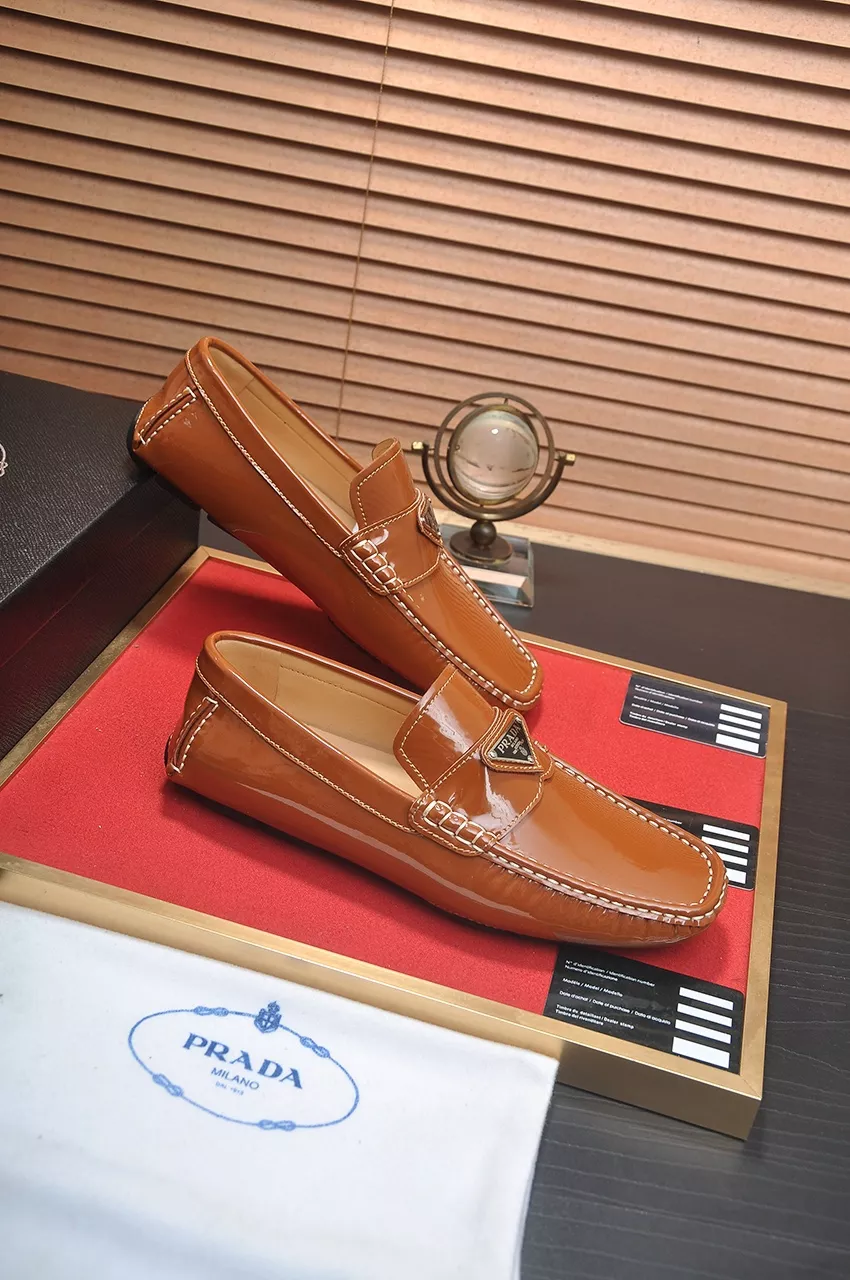 Prada Leather Shoes For Men Elegant 8482