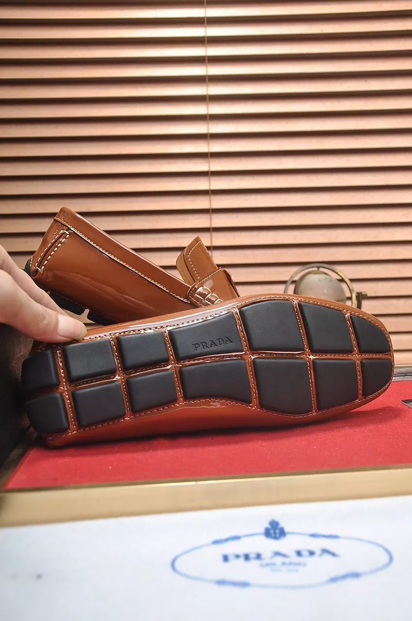 Prada Leather Shoes For Men Elegant 8482