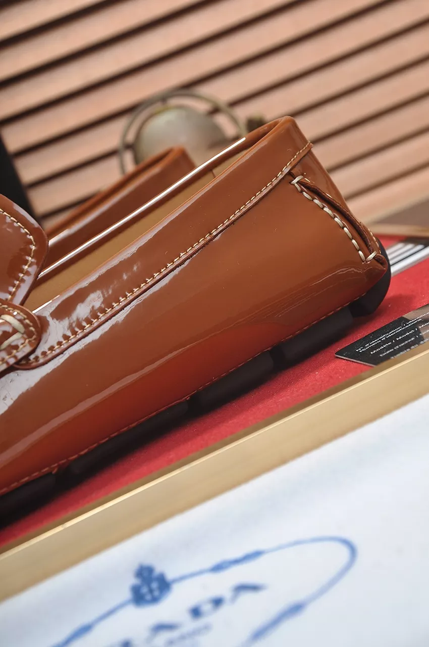 Prada Leather Shoes For Men Elegant 8482
