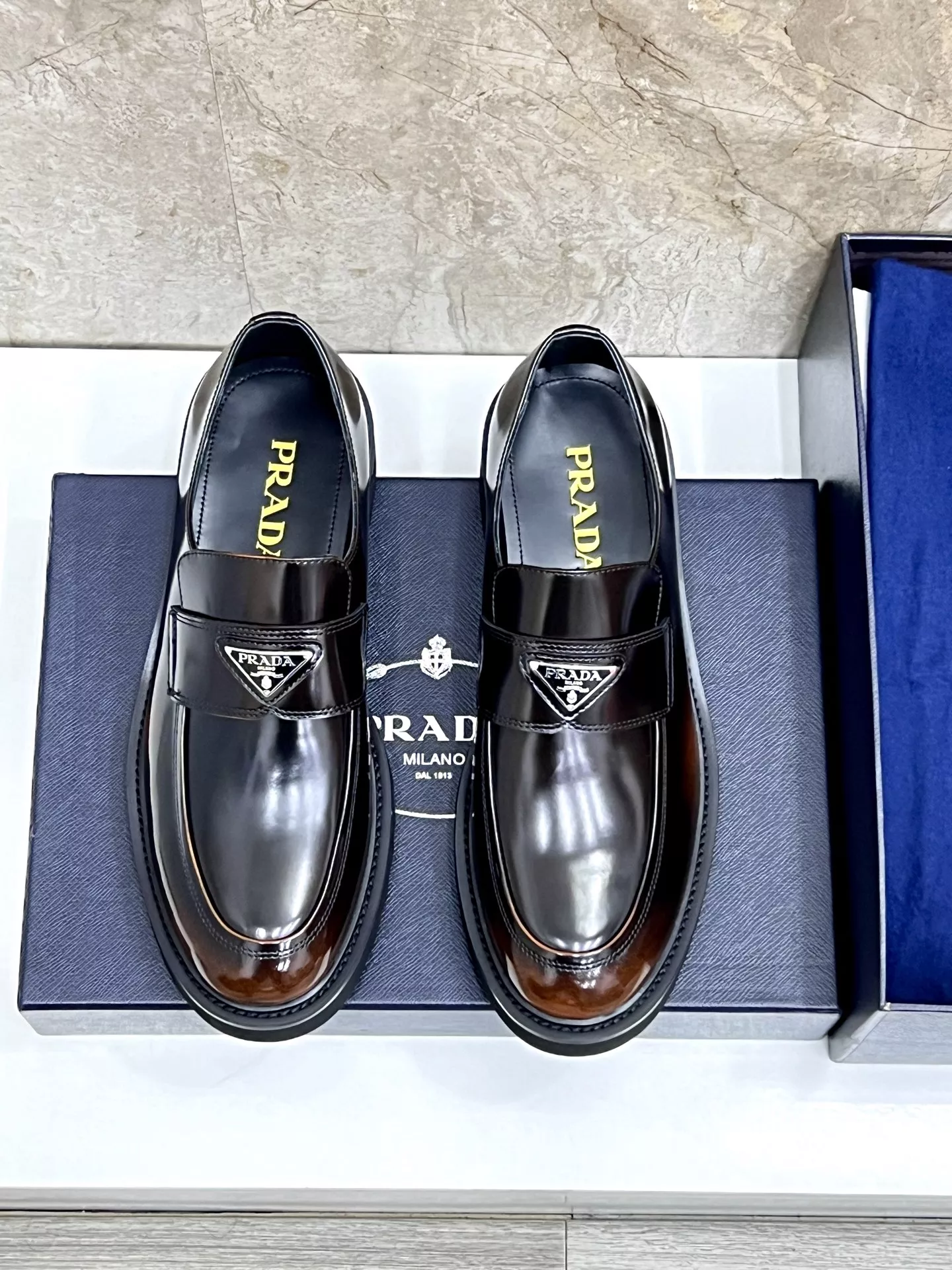 Prada Leather Shoes For Men Fashionable 2395