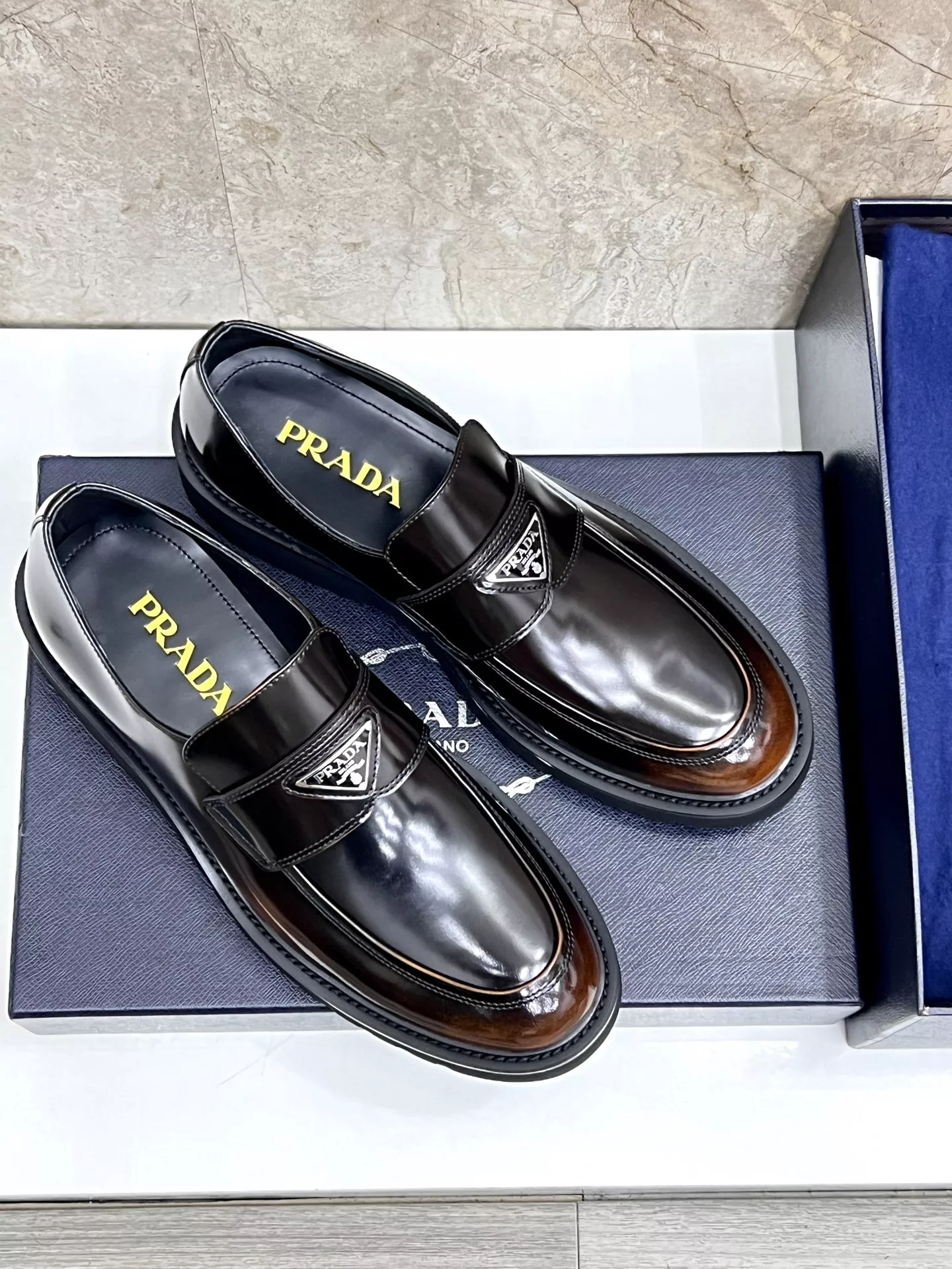 Prada Leather Shoes For Men Fashionable 2395