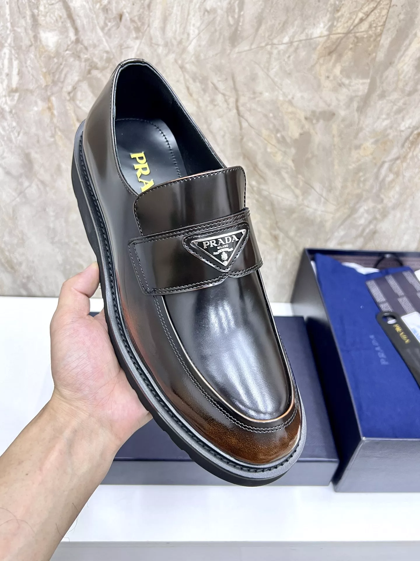 Prada Leather Shoes For Men Fashionable 2395