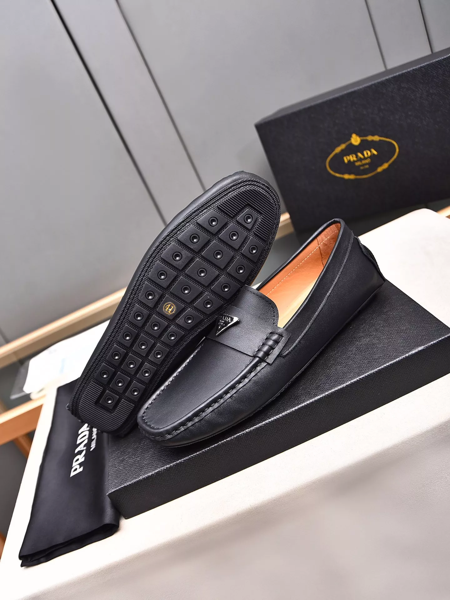 Prada Leather Shoes For Men Flexible 2860