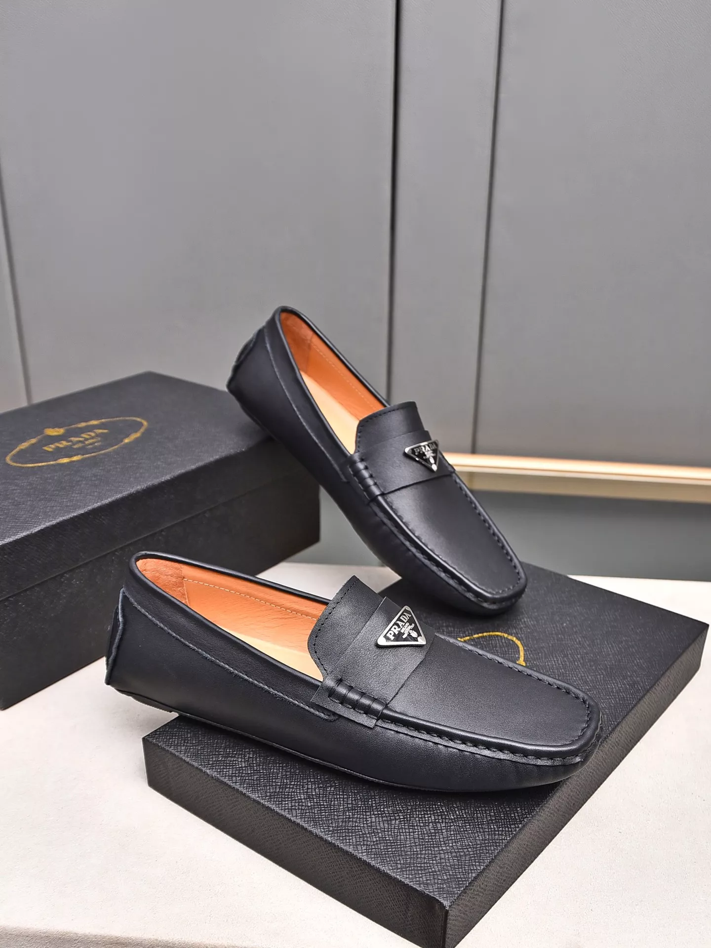 Prada Leather Shoes For Men Flexible 2860